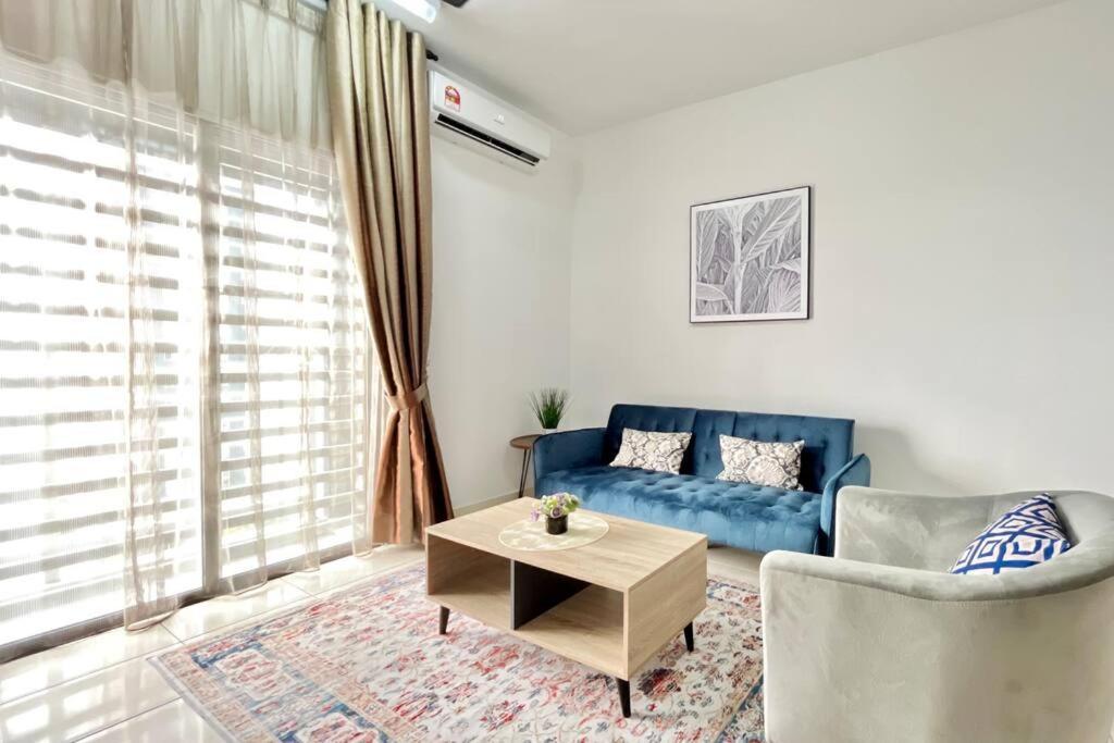 2br Alanis With Balcony Sepang